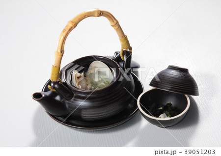 clam or mussel cuisine clam or mussel cuisine 39051203