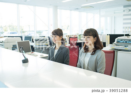 ビジネスウーマン オフィス 受付 ビジネス イメージ ビジネスウーマン オフィス 受付 ビジネス イメージ 39051288