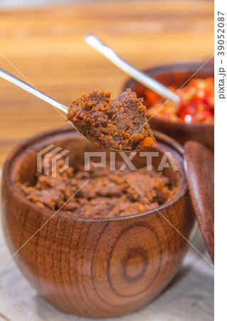 spice and sauce spice and sauce 39052087