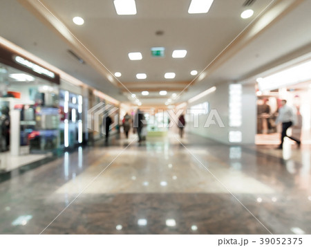 Shopping mall blur background Shopping mall blur background 39052375