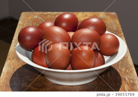 Plate with Easter eggs. Close-up. Plate with Easter eggs. Close-up. 39053769