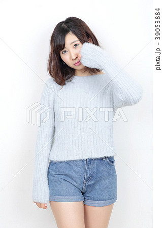 若い女性　ポートレート 39053884