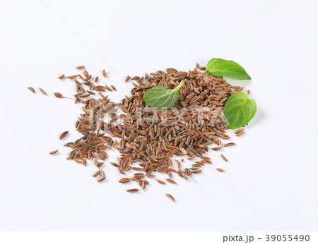 handful of caraway seeds 39055490
