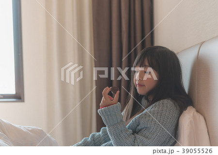 Cute asian girl in room 39055526