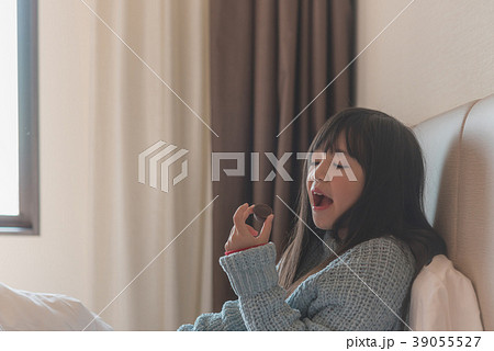 Cute asian girl in room 39055527