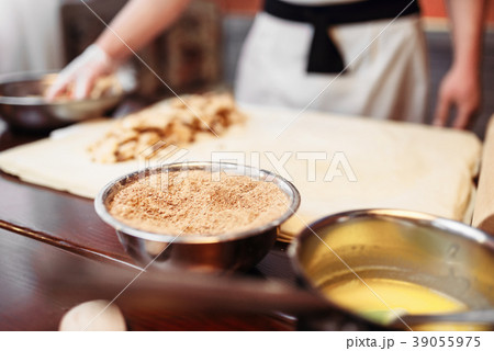 Chef cooking strudel, pastry ingredients Chef cooking strudel, pastry ingredients 39055975