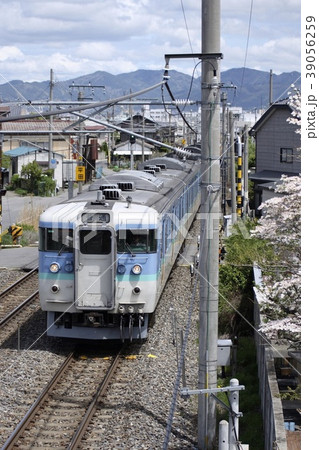 ［SN］篠ノ井線115系電車（6両編成-長野車） 39056259