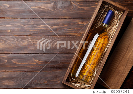 White wine bottle 39057241