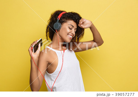 Lifestyle Concept - Portrait of beautiful African 39057277