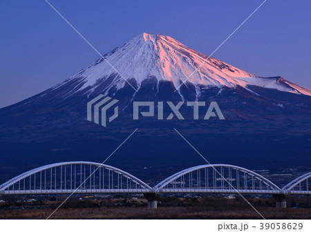 水管橋と富士山-6720 39058629