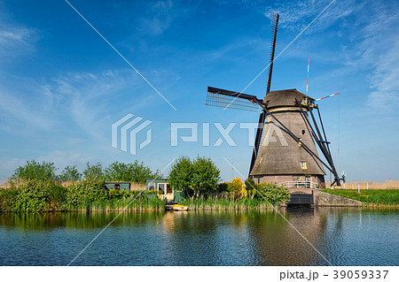 Windmills at Kinderdijk in Holland. Netherlands Windmills at Kinderdijk in Holland. Netherlands 39059337
