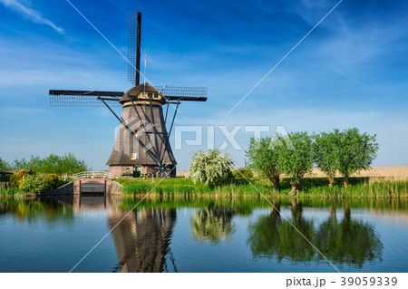 Windmills at Kinderdijk in Holland. Netherlands Windmills at Kinderdijk in Holland. Netherlands 39059339