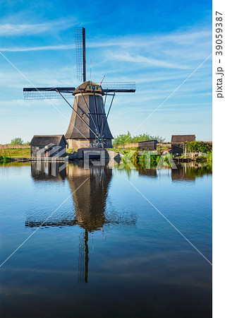 Windmills at Kinderdijk in Holland. Netherlands Windmills at Kinderdijk in Holland. Netherlands 39059387
