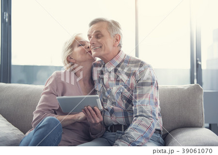 Amorous pensioners spending time with delight Amorous pensioners spending time with delight 39061070