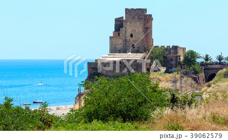 Fortification tower on Ionian sea coast, Italy 39062579