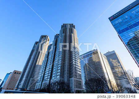 夜明け直後の新宿のビル群　It's getting light in Shi 39063348