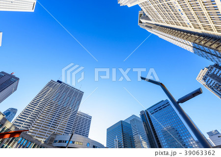 夜明け直後の新宿のビル群　It's getting light in Shi 39063362