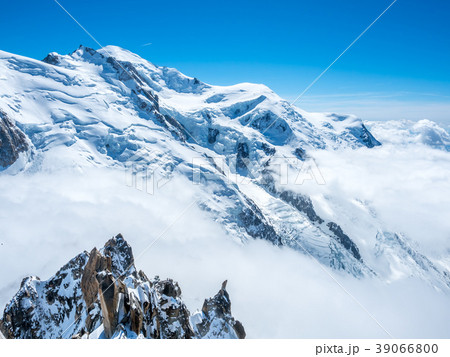 Mont Blanc mountain in France 39066800