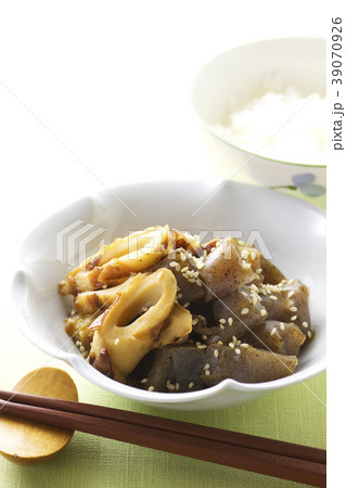 コンニャクとちくわの甘辛煮11 39070926