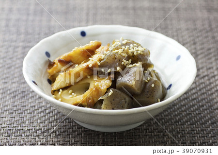 コンニャクとちくわの甘辛煮15 コンニャクとちくわの甘辛煮15 39070931