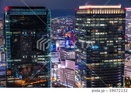 大阪府 梅田の夜景 グランフロント大阪の写真素材