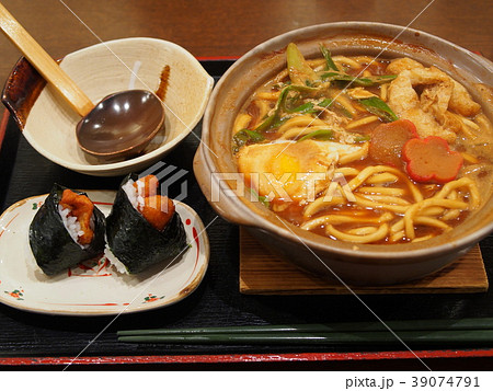 名古屋名物 「天むすと味噌煮込うどん」 39074791