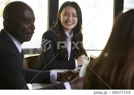 グローバルビジネス 打ち合わせ グローバルビジネス 打ち合わせ 39075556