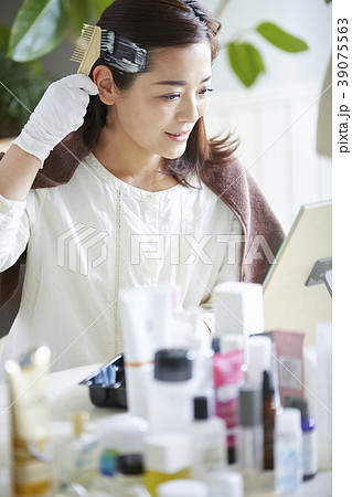ミドル女性 ビューティー ヘアカラー ミドル女性 ビューティー ヘアカラー 39075563