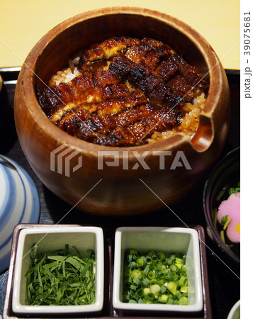 名古屋名物 「ひつまぶし」 名古屋名物 「ひつまぶし」 39075681