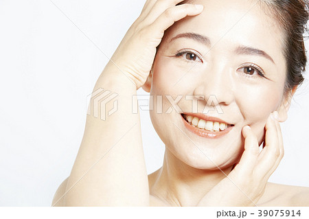 ミドル女性　ビューティーイメージ 39075914