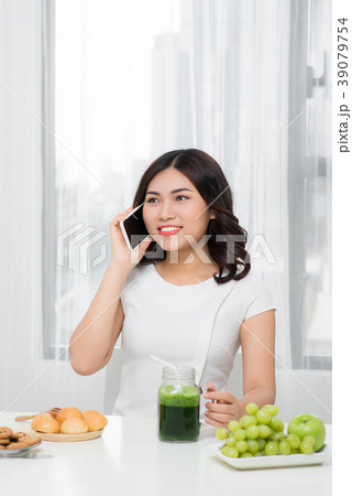 Chit-chat with her friends. Woman talking Chit-chat with her friends. Woman talking 39079754