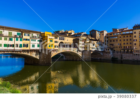 Bridge Ponte Vecchio in Florence - Italy 39080337