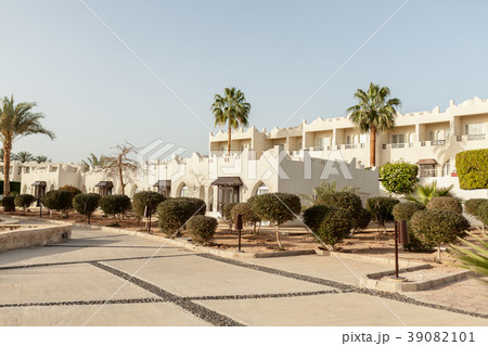 tropical luxury resort hotel Arab architecture 39082101