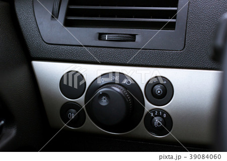 Control system headlights and air conditioning car 39084060