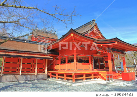富士山本宮浅間大社　拝殿と本殿 39084433