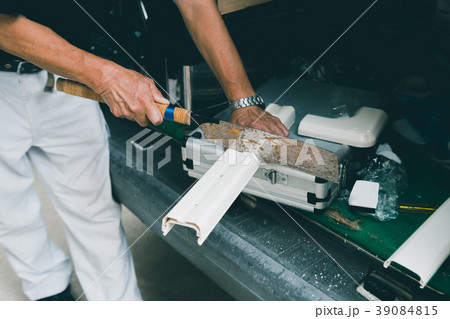 installation of an air conditioner 39084815
