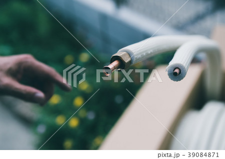 installation of an air conditioner installation of an air conditioner 39084871