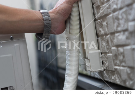 installation of an air conditioner 39085869
