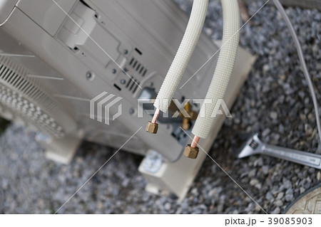 installation of an air conditioner installation of an air conditioner 39085903