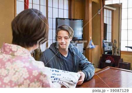 インバウンドイメージ　inbound tourist Japan hot spring spa 39087129