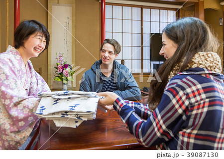 インバウンドイメージ　inbound tourist Japan hot spring spa 39087130