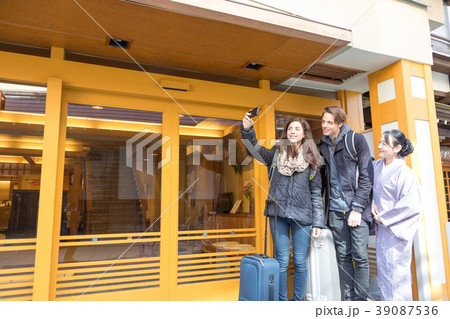 インバウンドイメージ inbound tourist Japan hot spring spa インバウンドイメージ inbound tourist Japan hot spring spa 39087536