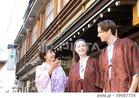 インバウンドイメージ　inbound tourist Japan hot spring spa 39087758
