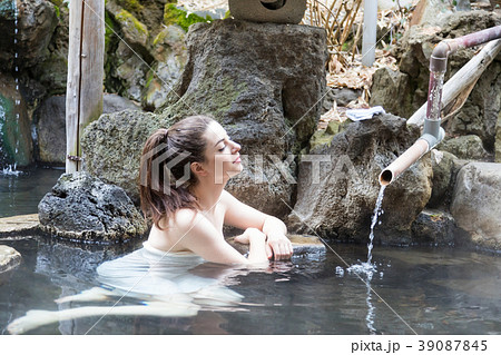 インバウンドイメージ　inbound tourist Japan hot spring spa 39087845