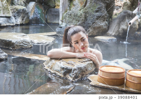 インバウンドイメージ　inbound tourist Japan hot spring spa 39088401