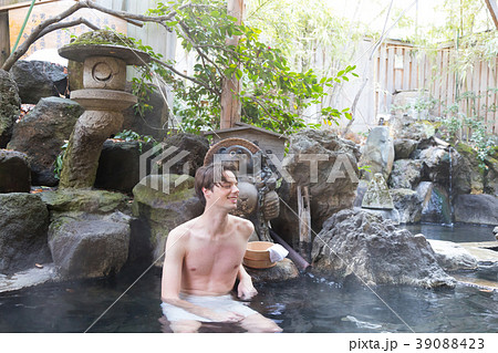 インバウンドイメージ　inbound tourist Japan hot spring spa 39088423