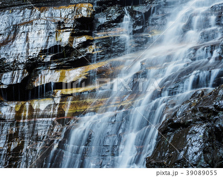 Waterfall called Wentworth Falls 39089055