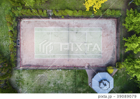 Tennis court viewed from above 39089079
