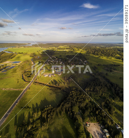 Australia, New South Wales, Moruya, Landscape with town and river 39089171