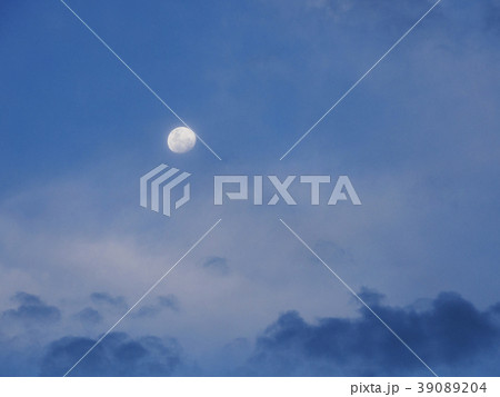 Moon in blue sky 39089204